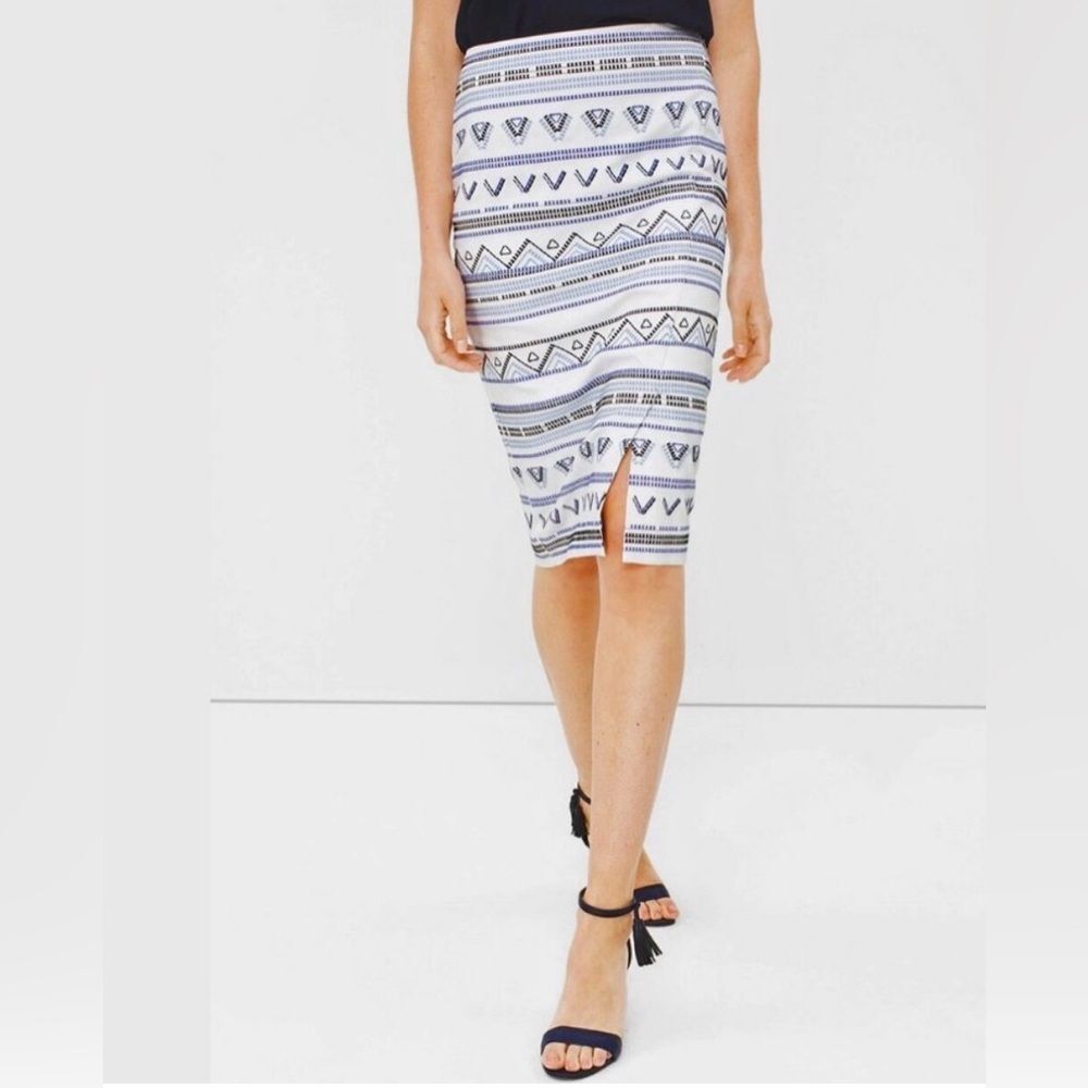 White House Black Market Pencil Skirt in White with Blue Geo Embroidery Size 8